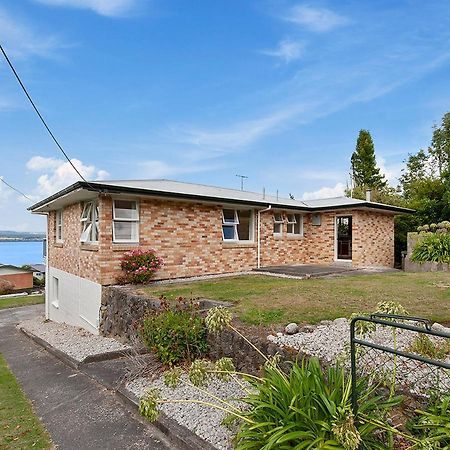 Lofty Lakeviews - Acacia Bay Holiday Home Taupo Bagian luar foto