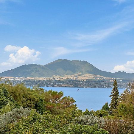 Lofty Lakeviews - Acacia Bay Holiday Home Taupo Bagian luar foto