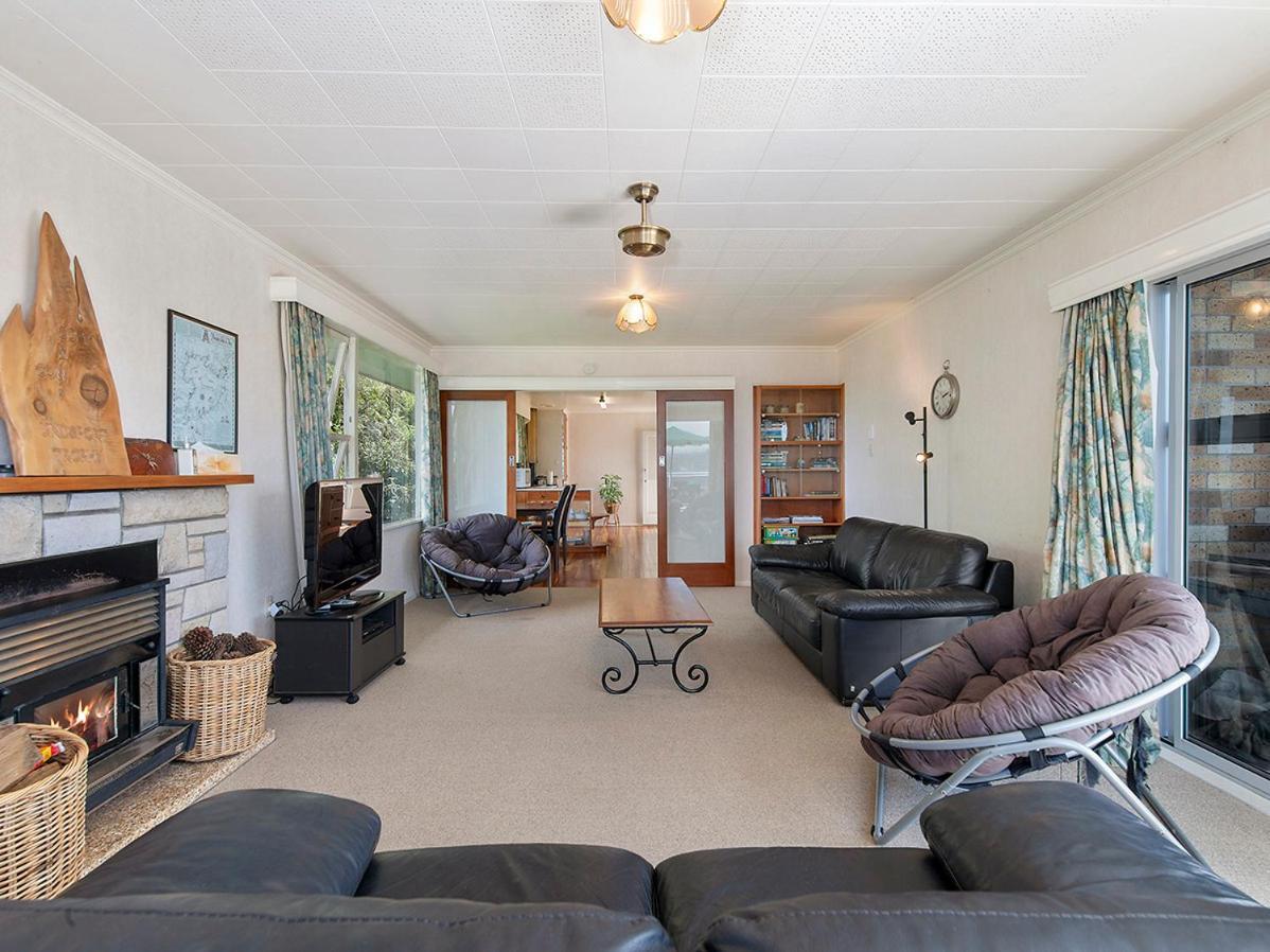 Lofty Lakeviews - Acacia Bay Holiday Home Taupo Bagian luar foto