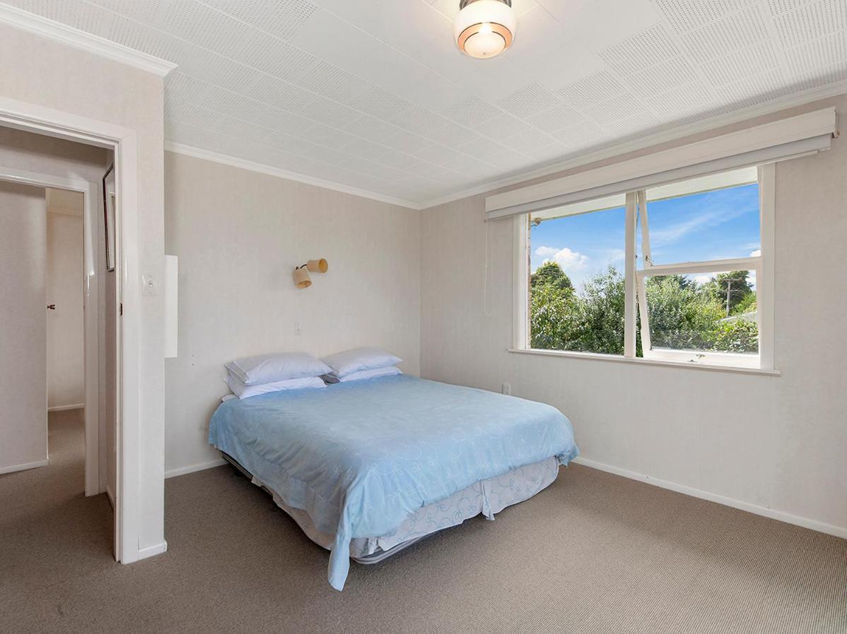 Lofty Lakeviews - Acacia Bay Holiday Home Taupo Bagian luar foto
